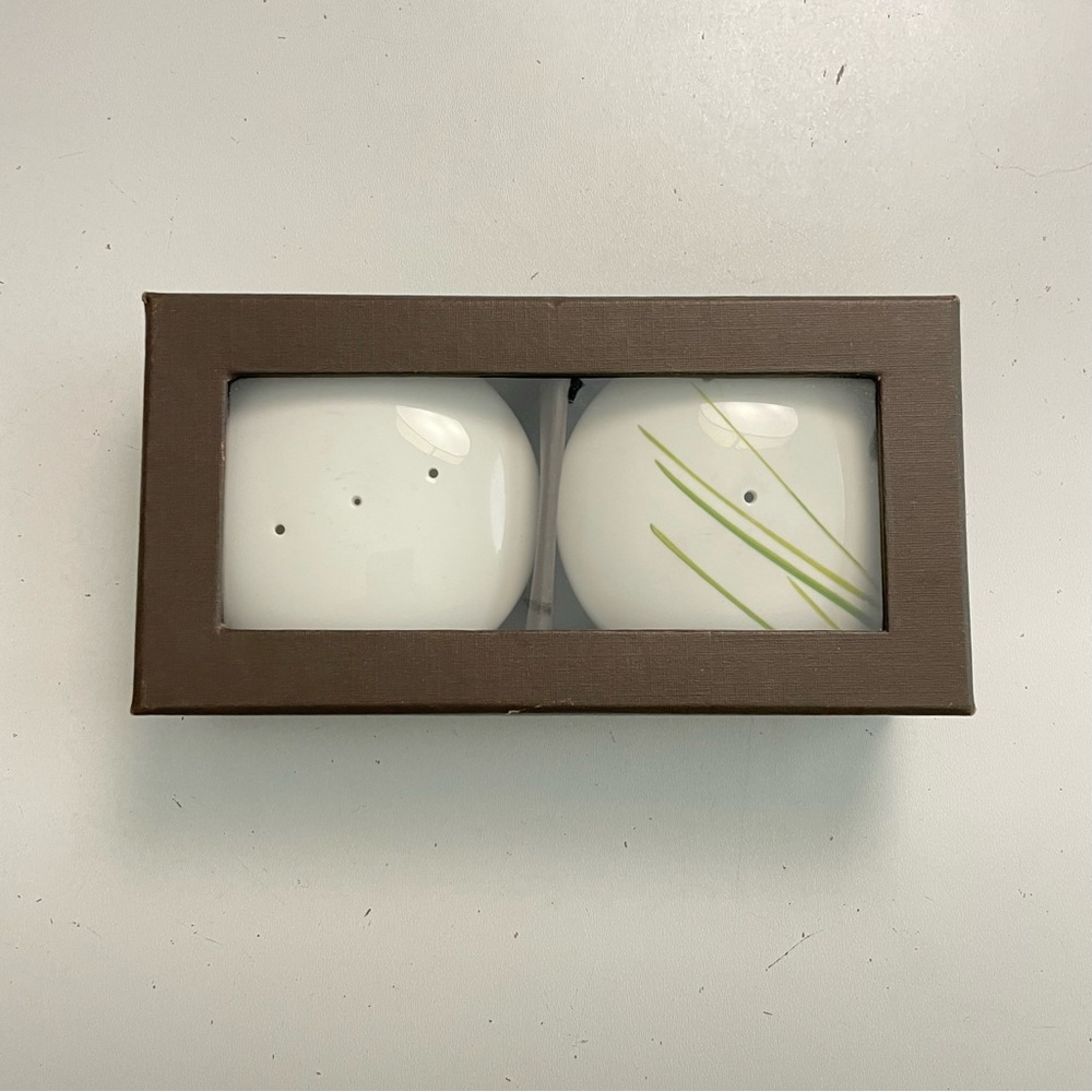Salt & Pepper Shakers Modern Mid Century Abstract White Luis Decorations S.R.O.